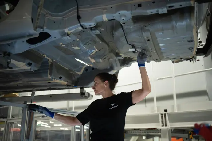 La producción industrial crece un 0,4% en agosto y acumula tres meses en alza