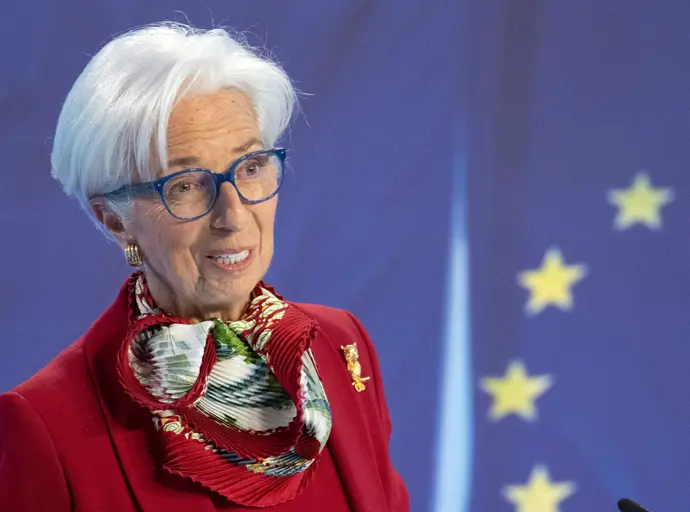Lagarde (BCE) señala el fin de la desinflación y llama a fortalecer el papel del euro a nivel